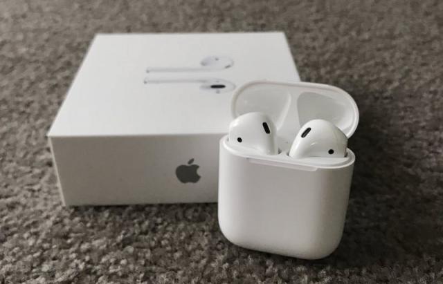 airpods-box.thumb.jpg.cf21a1b98f11f304da505d3c823cd899.jpg