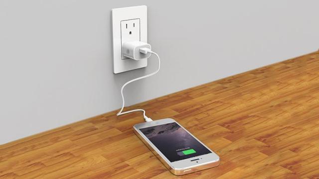 iPhone-Charging-via-Wall-Adapter.thumb.jpg.efc702b138f587a6aab4690331959c8d.jpg